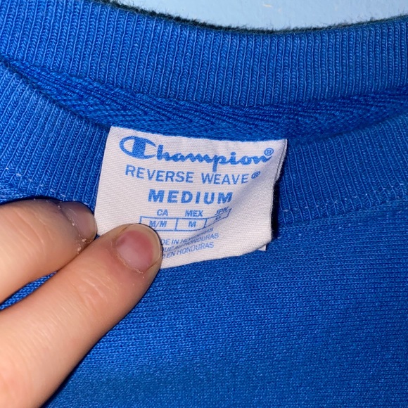 blue champion crewneck - Picture 2 of 2